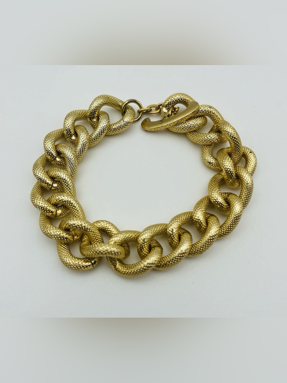 Avon Vintage Gold Tone Chuncky Chain Toggle Clasp Bracelet 7”